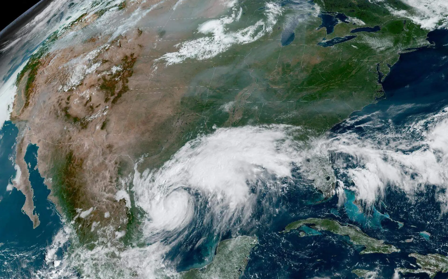 Vista satelital del avance de la tormenta tropical Francine en el Golfo de México Reuters